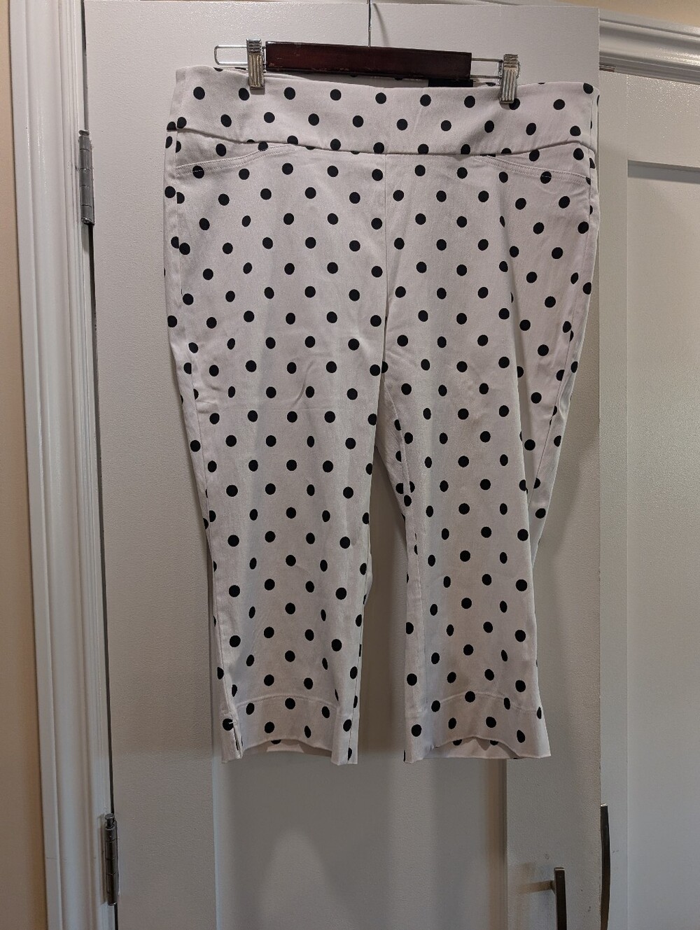 NWT Ricki's Polka Dot Microtwill Capri,XL